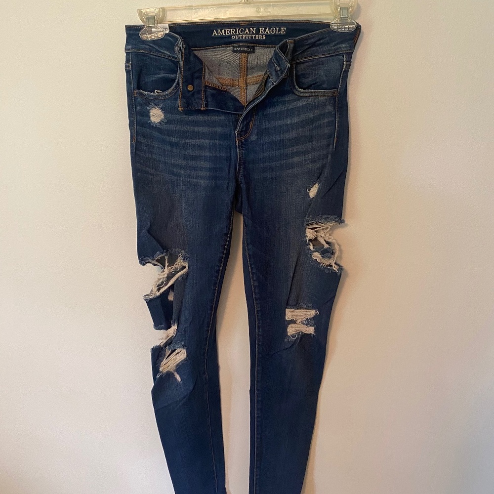 American Eagle distressed skinny jeans 4 Long